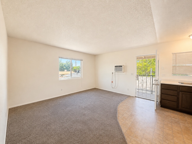 Photo - West Lancaster 1 Bedroom ! Unit 45442