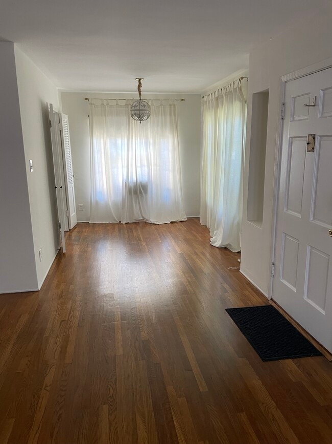 dining area - 4080 Veselich Ave