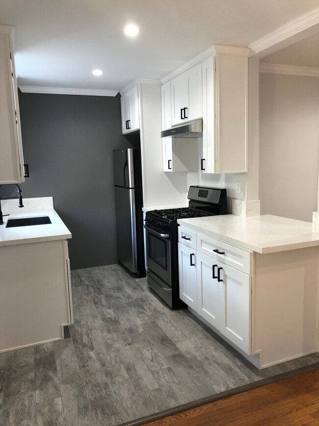 Building Photo - 1754 9th St Unit B Rental