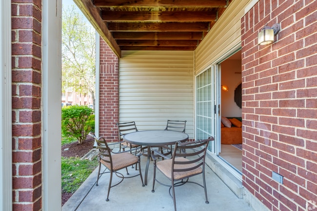 Carriage Place at Lake Chesterfield