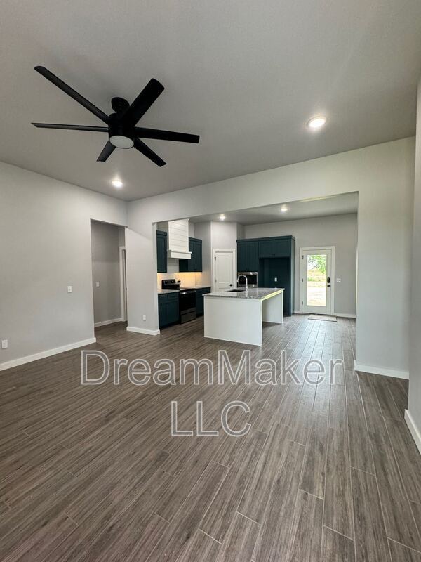 Photo - 828 Apple Blossom Wy