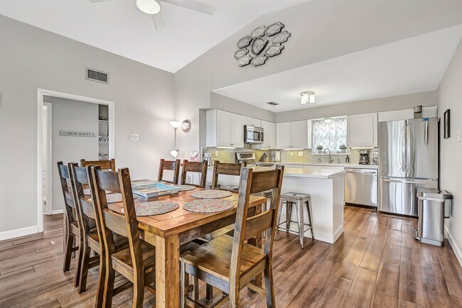 Photo - 21600 Zachary Dr