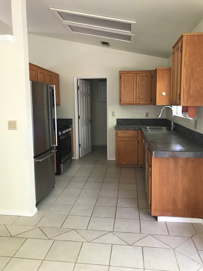 Photo - 3 Bedroom 2 Bath home w Garage