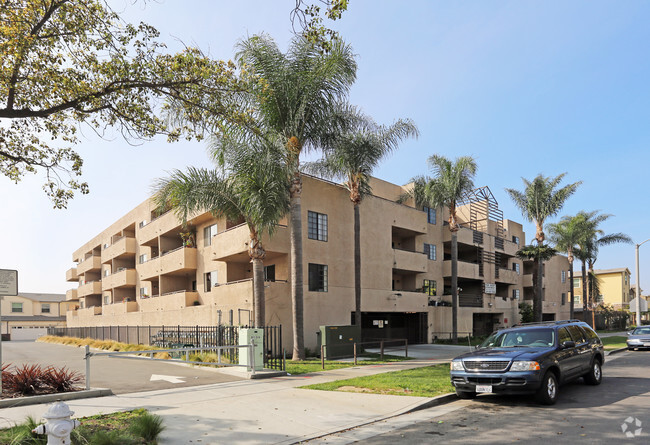 Building Photo - Excelsior Apartments