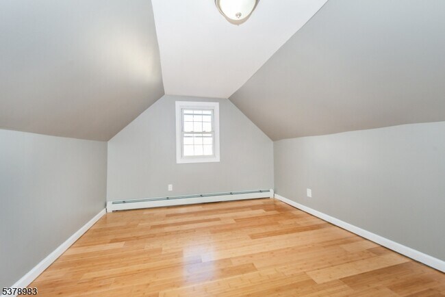 Photo - 581 E 18th St Casa