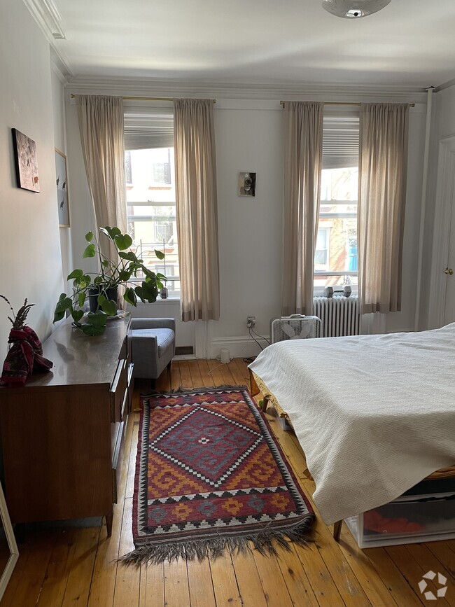 Building Photo - 156 Luquer St Unit 2 Rental