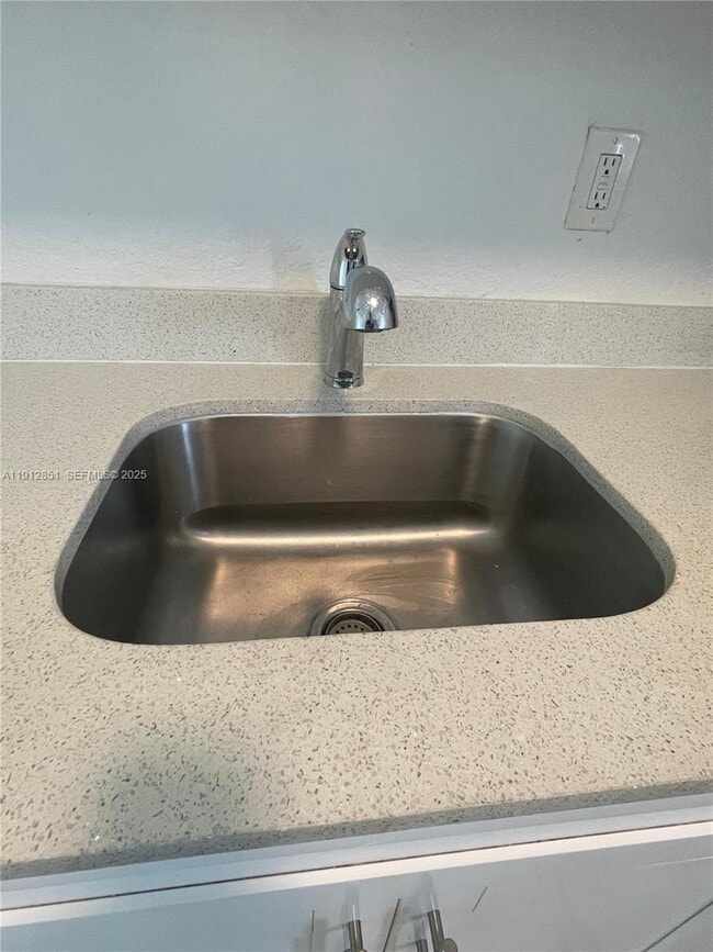 Photo - 5511 SW 20th St Unit 8