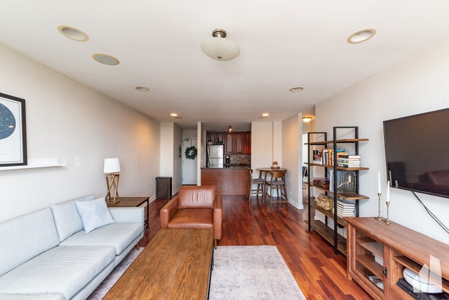 Photo - 3900 N Pine Grove Ave Unit 802