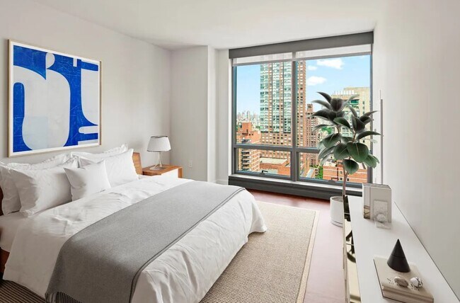 Photo - 207 W 66th St Unidad 25H