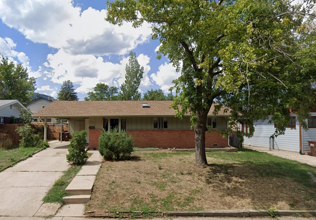 Building Photo - 825 34th St