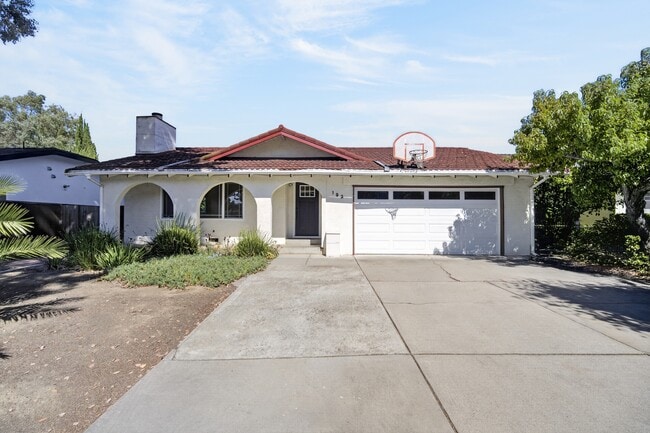 Building Photo - 192 S Bernardo Ave