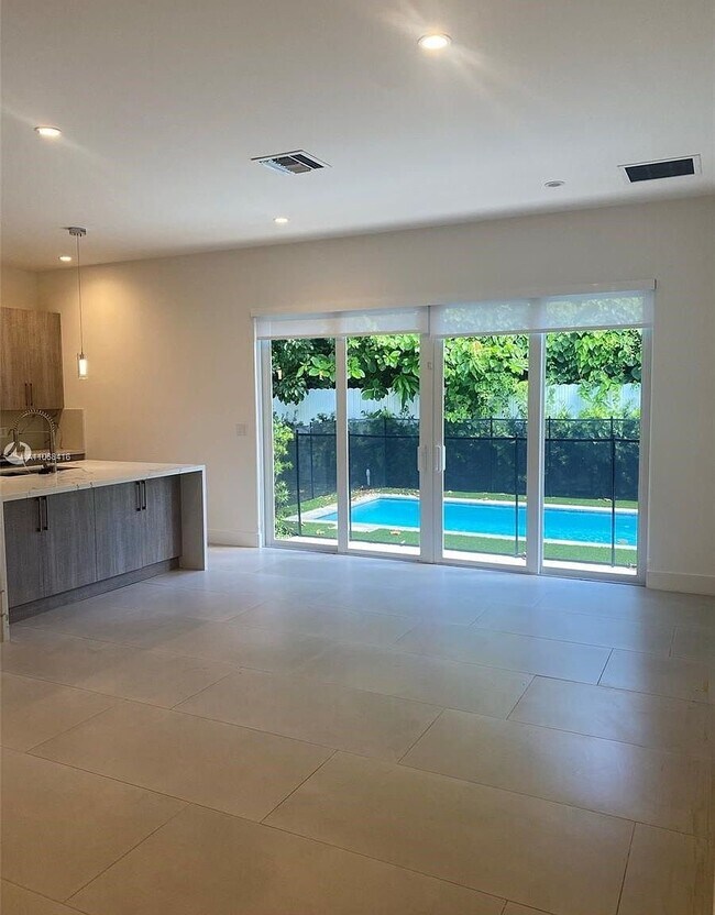 Photo - 3586 Franklin Ave