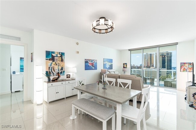 Building Photo - 3000 Oasis Grand Blvd Unit 801