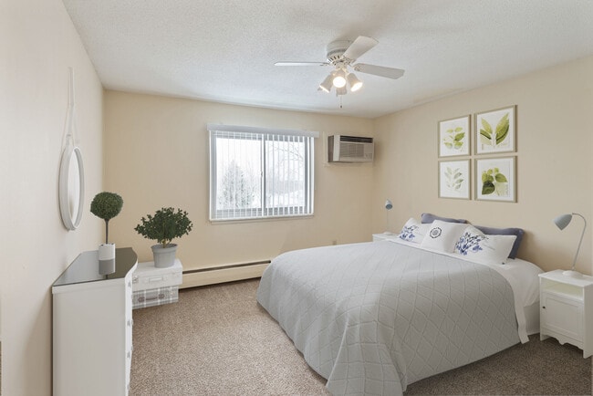 Parkwood Pointe Apartments