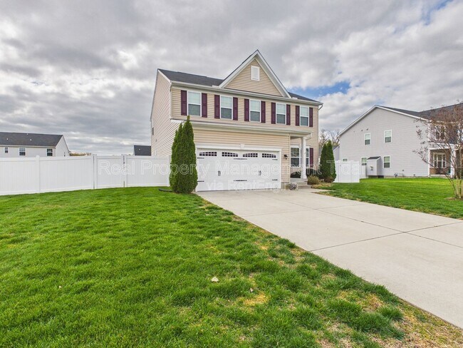 Photo - 555 Oliver Wy