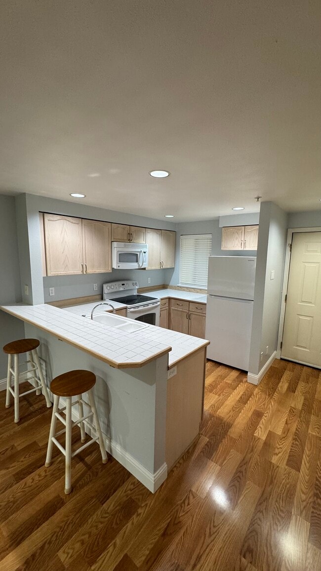 Kitchen - 15805 Waynita Way NE Unit D207