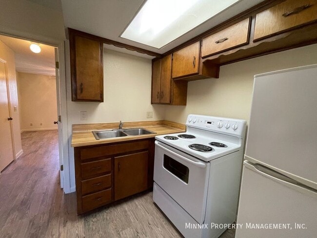 Photo - 500 4th Ave Unit 04