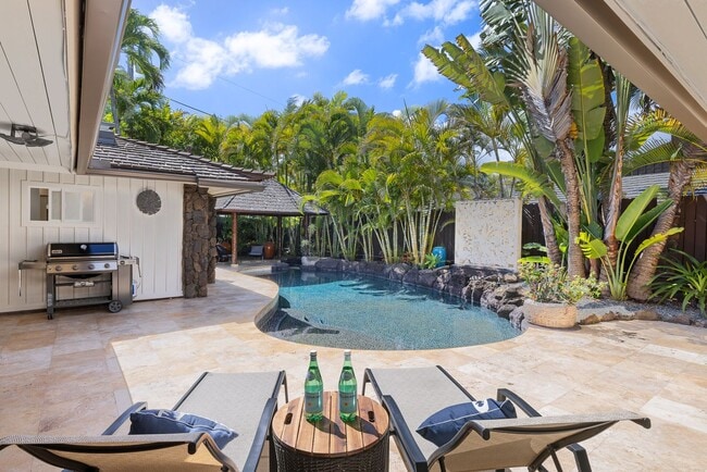 Photo - Large 6 Bedroom/5 Bathroom Home on Quiet Kailua Private Lane with Heated Pool and Spa Available 8...