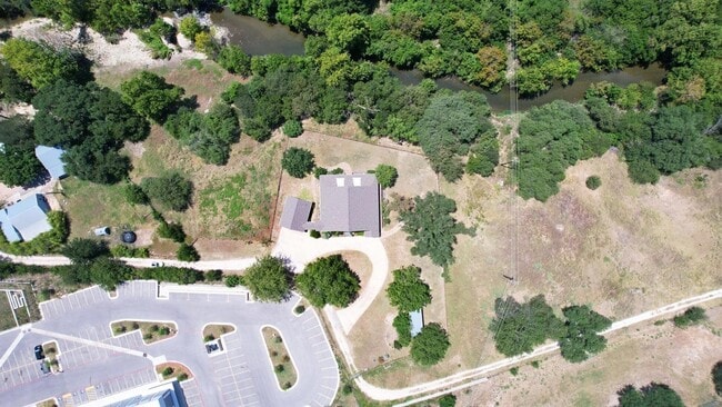 Photo - 211 Moore Ln