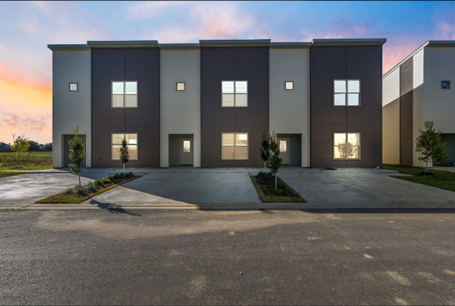 Building Photo - 109 Firethorn Dr