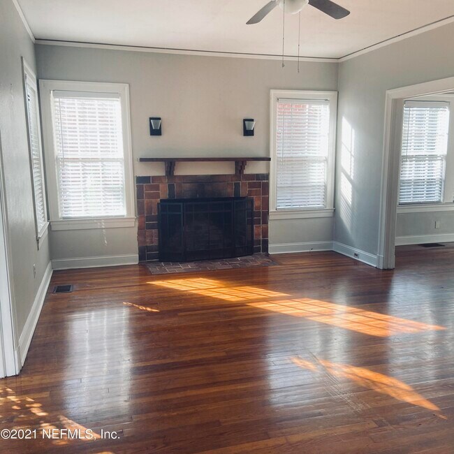 Photo - 917 Lasalle St Unidad 917