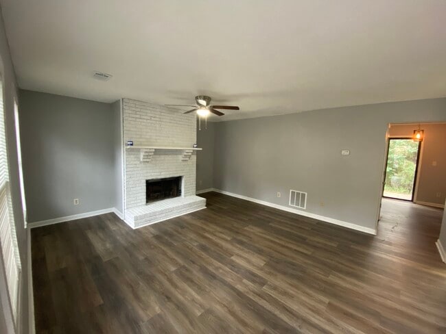 Photo - 5600 Windwood Rd