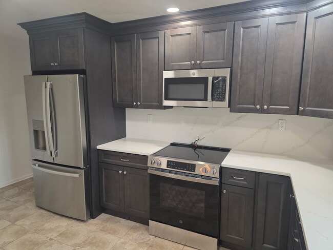 435 Steinway Rd Unidad 2