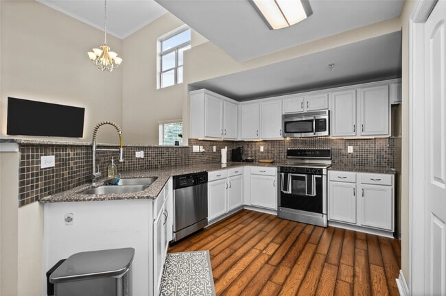 Photo - 3501 Chenevert St Unit 22