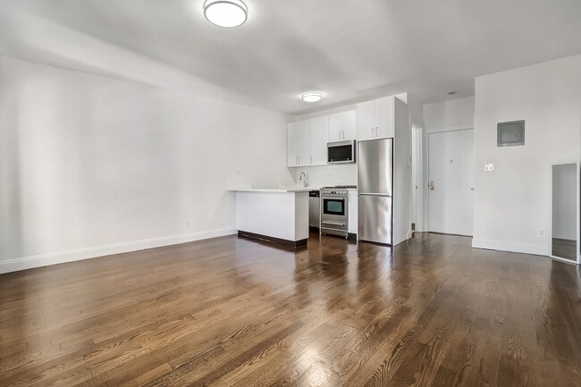 Photo - 39 E 65th St Unit ev4B