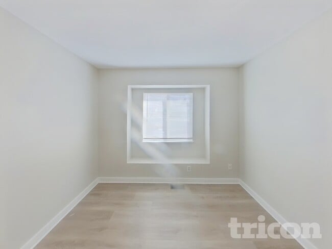 Photo - 1865 Swearinger Dr