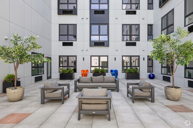 Private Courtyard
