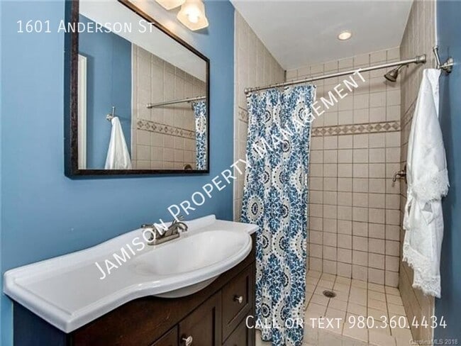 Photo - 1601 Anderson St