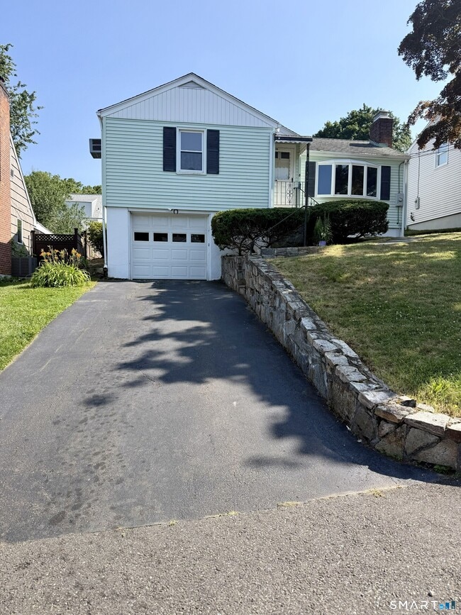 8 Rome St