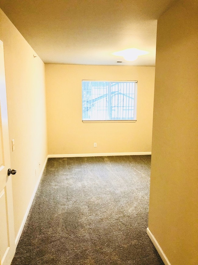 Photo - Eaglebrook Apartments