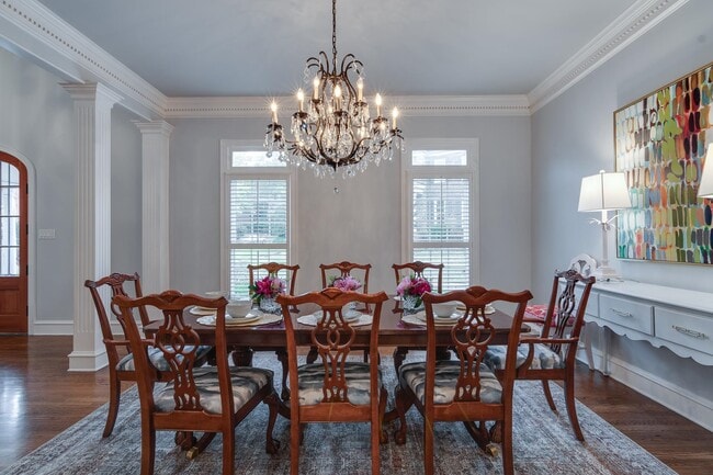 Photo - 1574 Whitmar Pl S