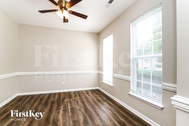 Photo - 705 Hawthorn Ridge Dr