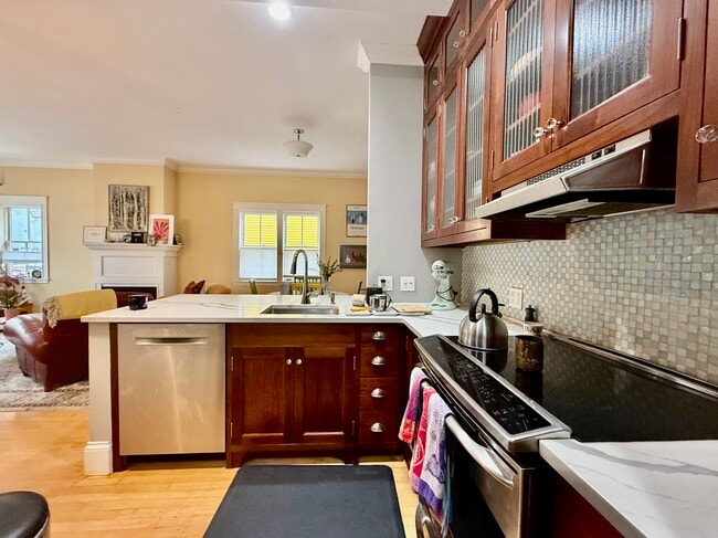 Photo - 381 Huron Ave Unit M