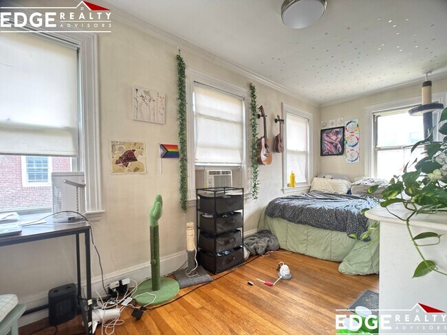 Photo - 115 Lanark Rd