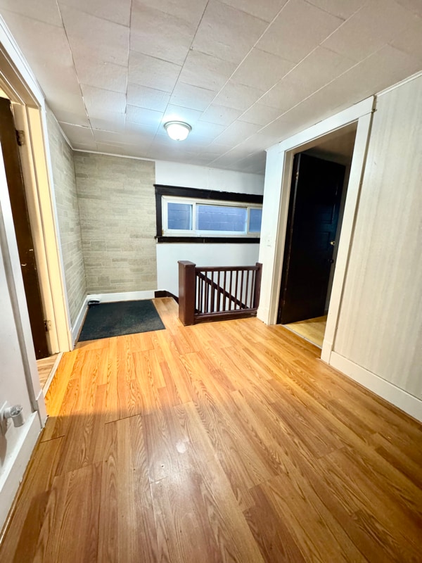Building Photo - 922 W Broadway St Unit 2nd Floor Rental