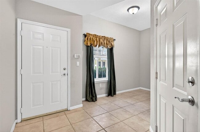 Photo - 9739 Meadow Field Cir