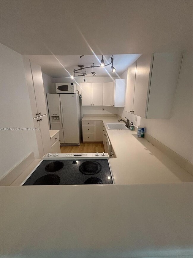 Photo - 1150 Collins Ave Unit 501
