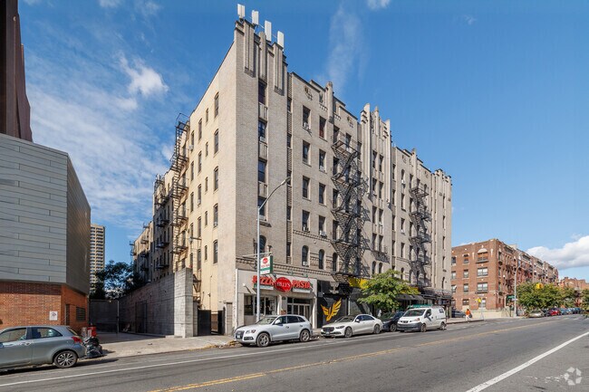 Corner view of the building - 1040 Carroll St