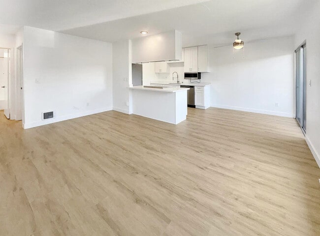 Photo - 9586 Carroll Canyon Rd