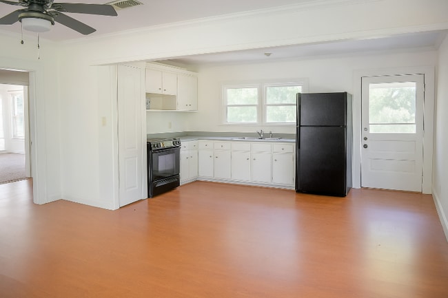 Photo - 1819 E Polk St