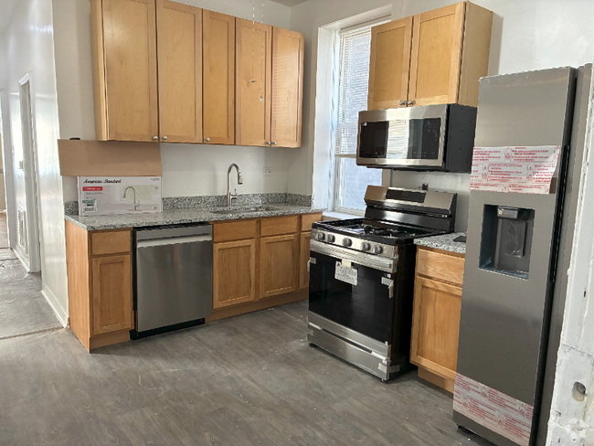 Building Photo - 4910 W Van Buren St Unit 1 Rental