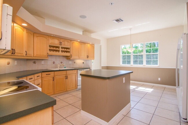 Photo - 144 Palm View Dr