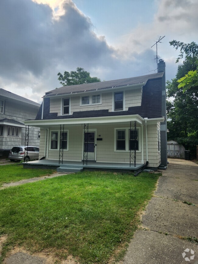 Building Photo - 726 Arch Ave Rental