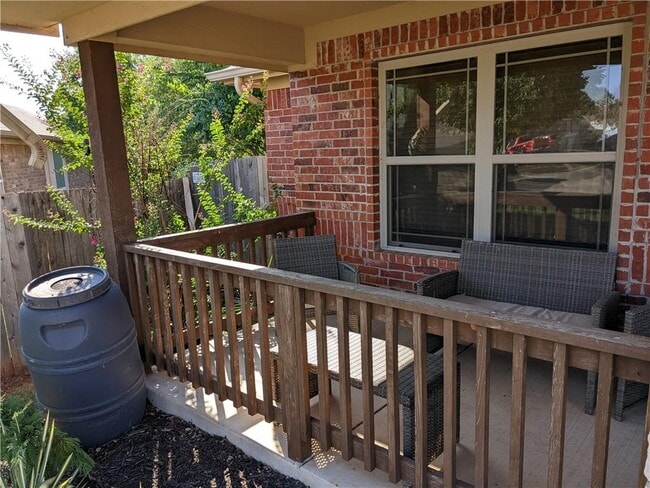 Photo - 2508 Black Oaks Cir