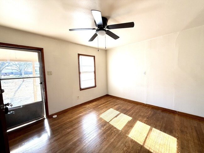 Photo - 43 1/2 15th Ave NW