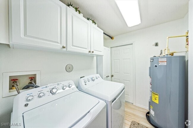 Building Photo - 2540 Aspen Creek Ln Unit 101 Rental